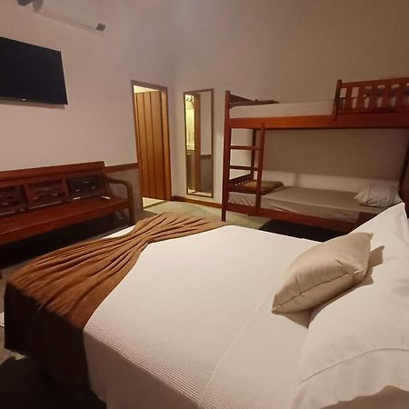 Suites Estou De Ferias Парати Екстериор снимка